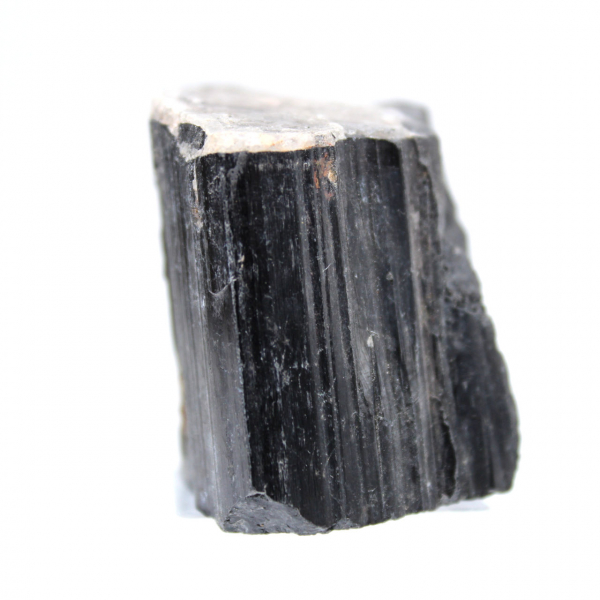 Turmalina negra bruta