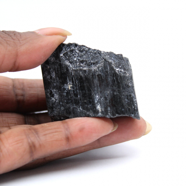 Turmalina negra bruta