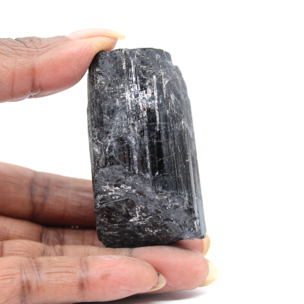 Cristal de turmalina negra bruta