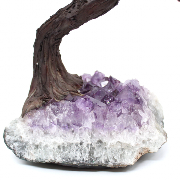 Árvore mineral com base de ametista e folhas feitas de vários minerais