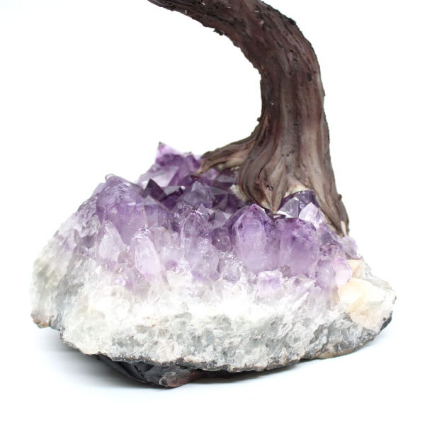Árvore mineral com base de ametista e folhas feitas de vários minerais