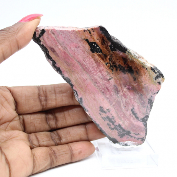 Fatia de rodonita para uso decorativo