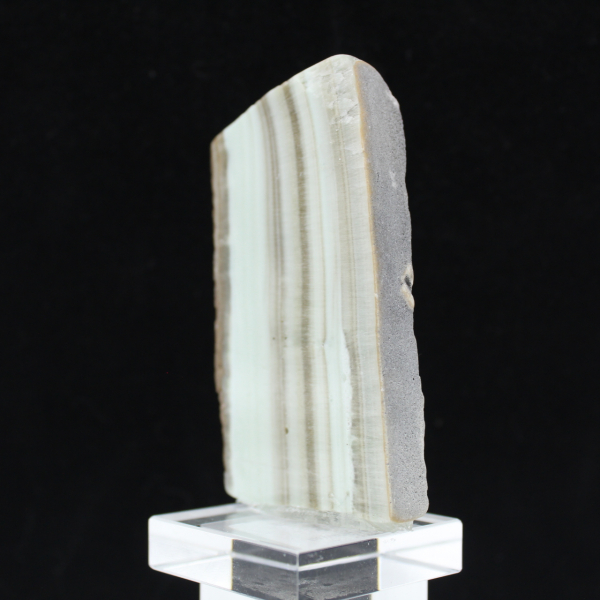 Fatia polida de aragonita verde mineral bruto de qualidade