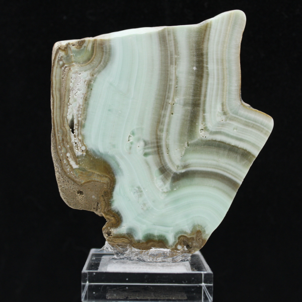 Fatia de aragonita verde para coleção de minerais