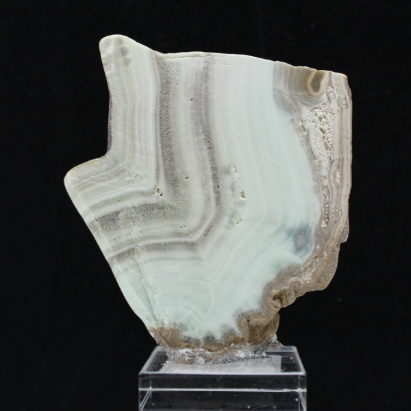 Fatia de aragonita verde para coleção de minerais
