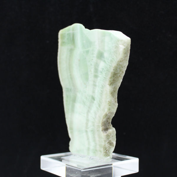 Fatia polida de aragonita verde mineral bruto de qualidade