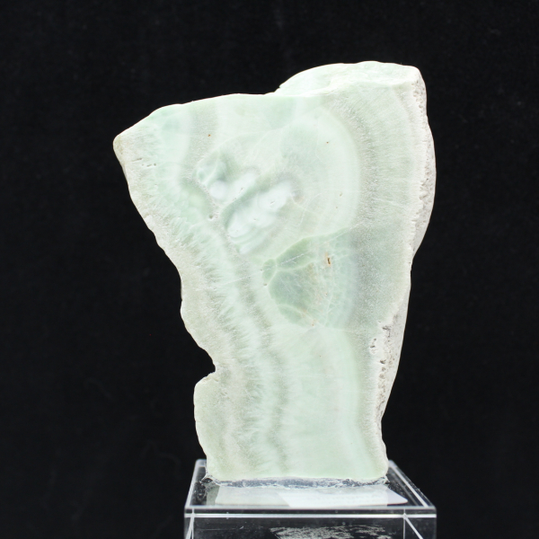 Fatia polida de aragonita verde mineral bruto de qualidade