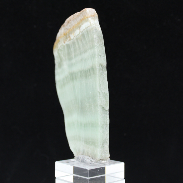 Pedra de aragonita verde ideal para coleção