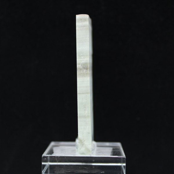 Pedra de aragonita verde ideal para coleção