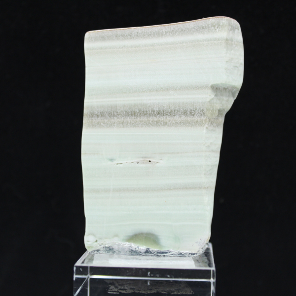 Pedra de aragonita verde ideal para coleção