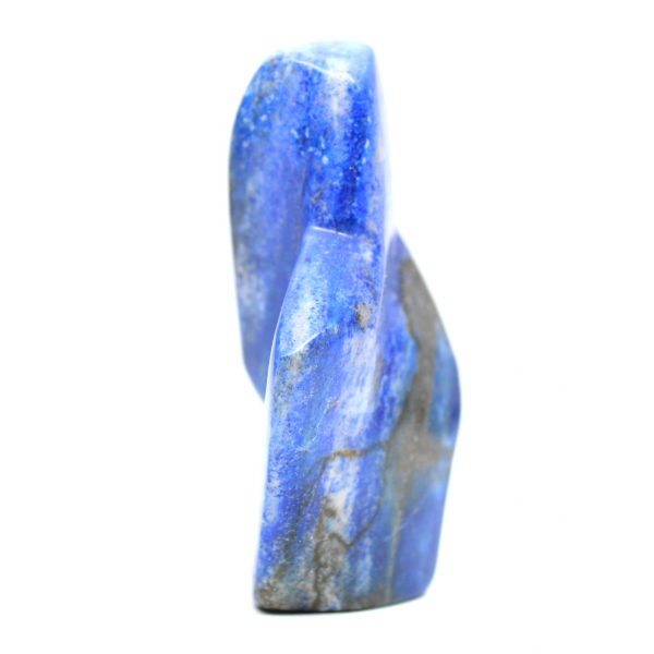 Ornamento de lápis-lazúli polido em tons profundos