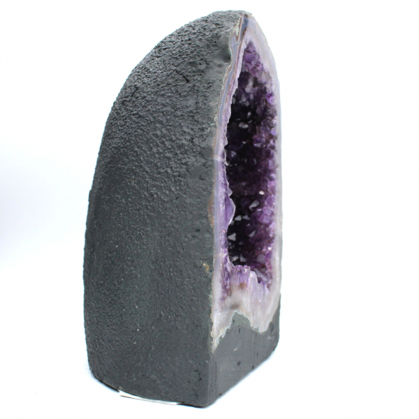 Grande geodo de ametista do Brasil para decoração interior e coleção