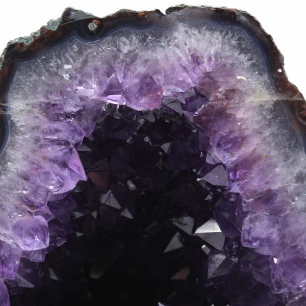  Geodo de ametista do Brasil com cristais roxos para colecionador
