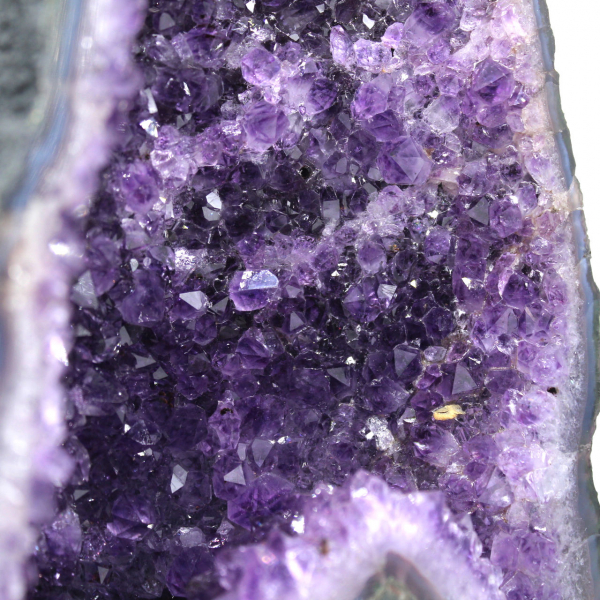  Geodo de ametista do Brasil único de alta qualidade com base estável