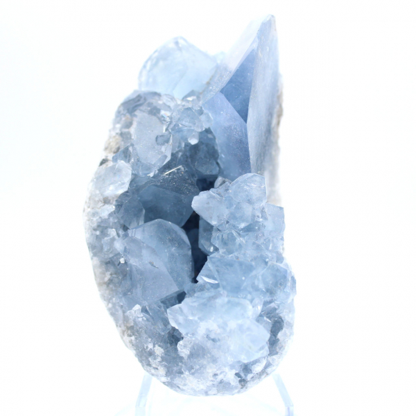 Cristais brilhantes de celestita azul de Madagascar