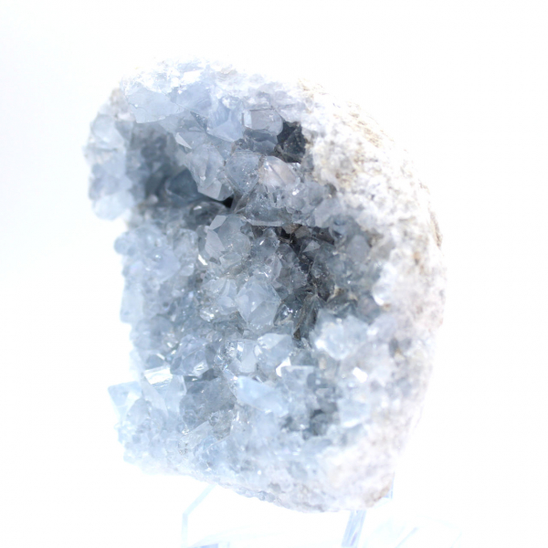 Geodo de cristal de celestita azul de Madagascar