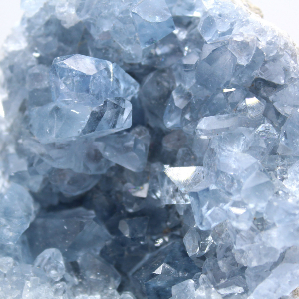 Geodo de celestita azul de Madagascar de qualidade premium