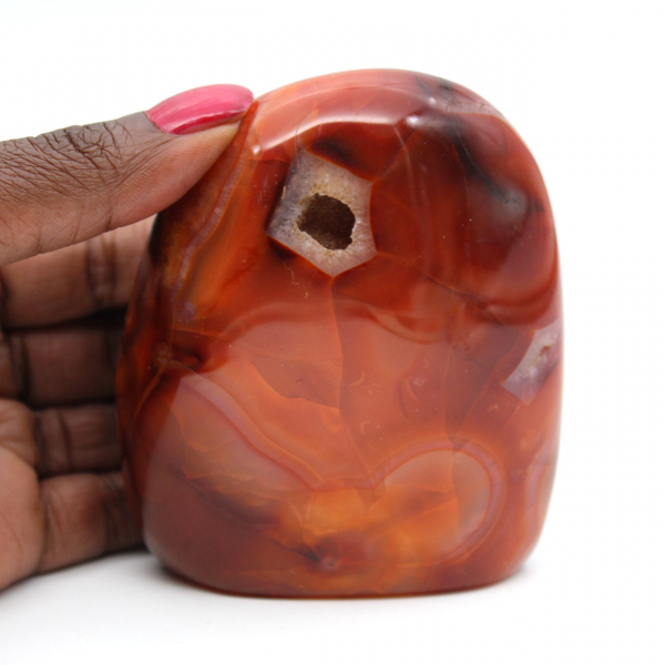 Pequeno ornamento de cornalina polida - espécime mineral genuíno (Madagascar)