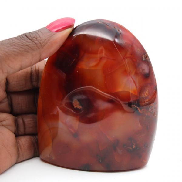 Pequena peça de cornalina polida - espécime mineral decorativo (Madagascar)
