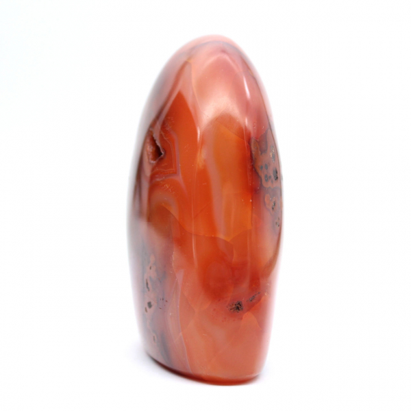 Pequeno exemplar de cornalina polida - ornamento mineral autêntico de Madagascar