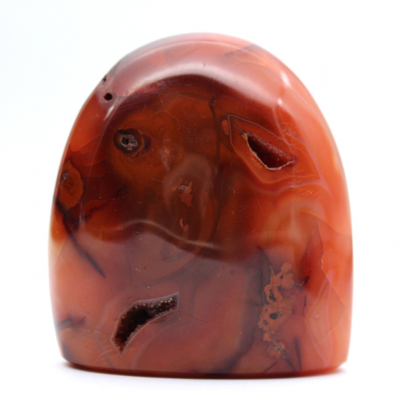 Pequeno exemplar de cornalina polida - ornamento mineral autêntico de Madagascar