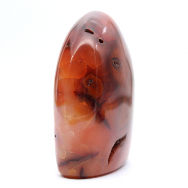 Pequeno exemplar de cornalina polida - ornamento mineral autêntico de Madagascar