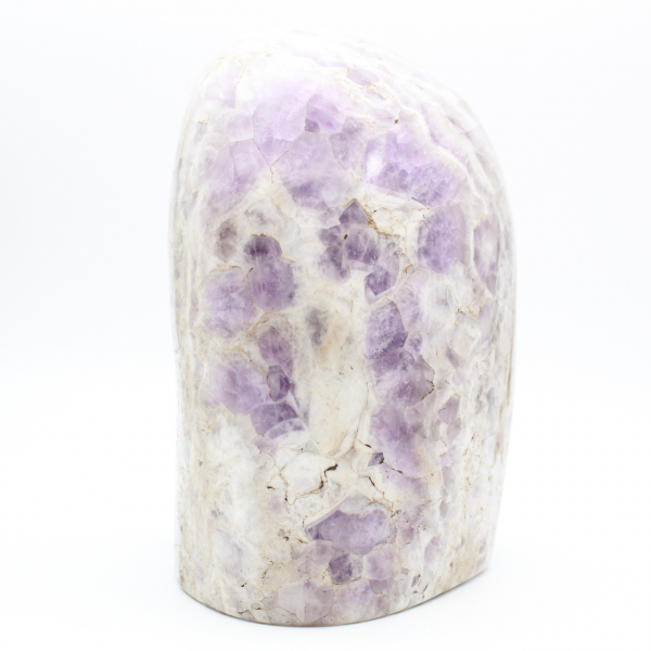 Grande ametista polida, ornamento mineral de prestígio, Madagascar