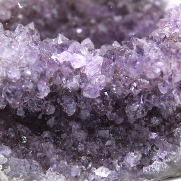 Geodo de Ametista Brasileira: Decoração e Mineralogia