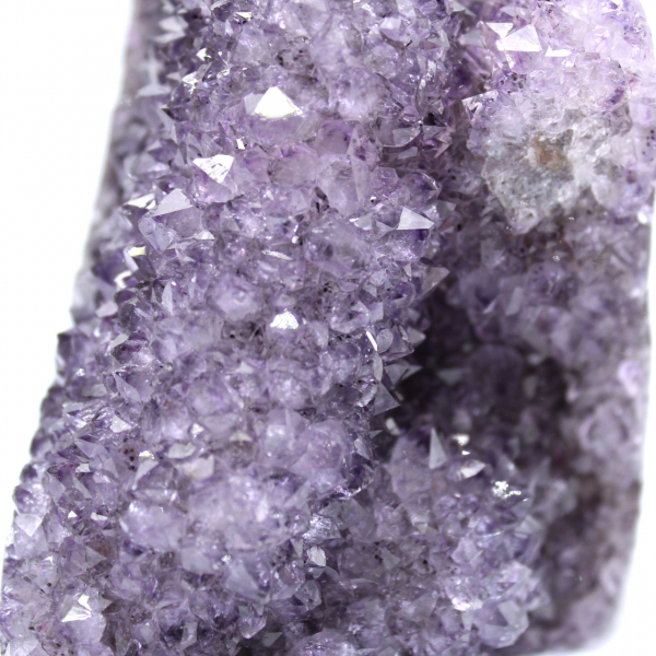 Espécime de Ametista do Brasil: Geodo Mineral Único