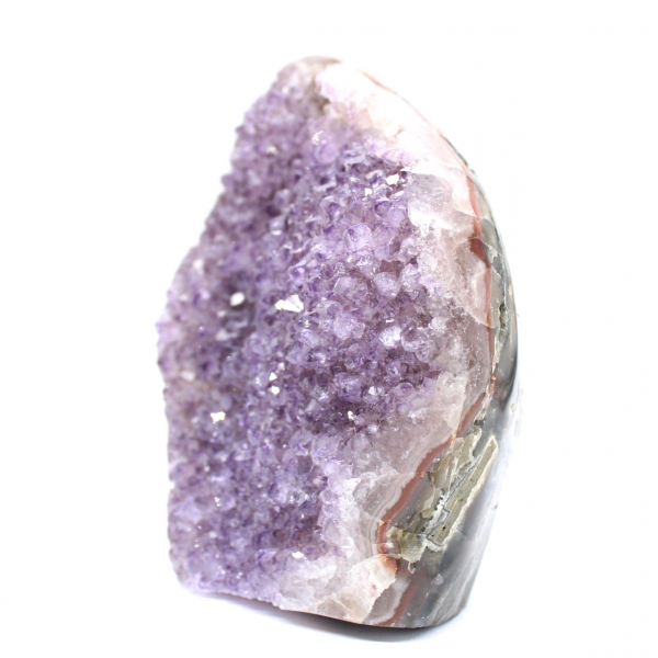 Cristais brutos de ametista – Decoração natural do Brasil