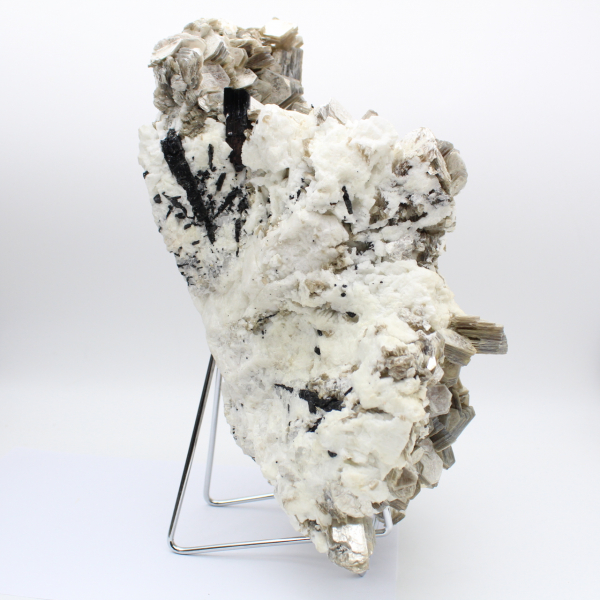 Mica e turmalina sobre quartzo branco do Afeganistão