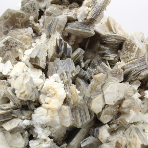 Mica e turmalina negra sobre quartzo afegão