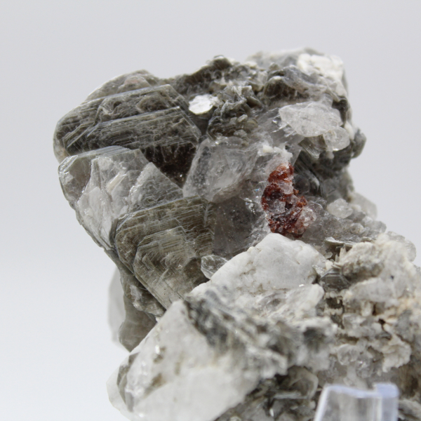 Cristais de mica em quartzo afegão