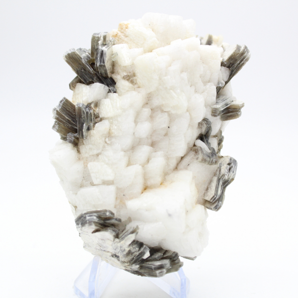 Pequeno espécime de mica em quartzo branco