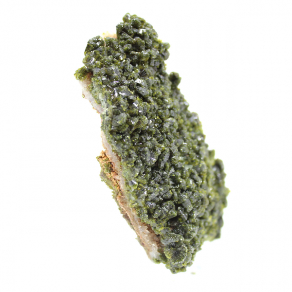 Cristais de epidoto verde sobre uma matriz do Alto Atlas