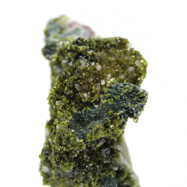 Epidoto verde de Marrocos sobre matriz fina