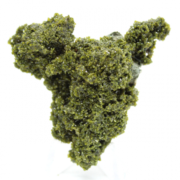 Cristais de epidoto verde sobre matriz provenientes de Marrocos.