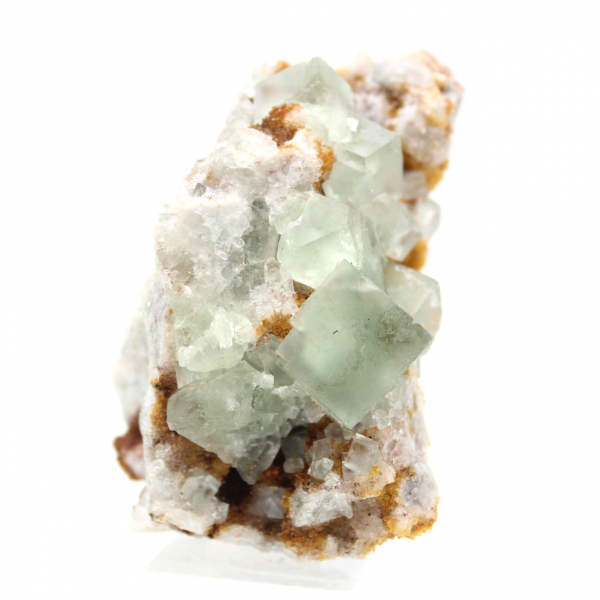 Fluorita verde bruta: pequeno cristal em sua matriz, Marrocos.