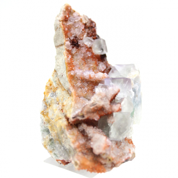 Pedra de fluorita marroquina: cristais verdes sobre rocha