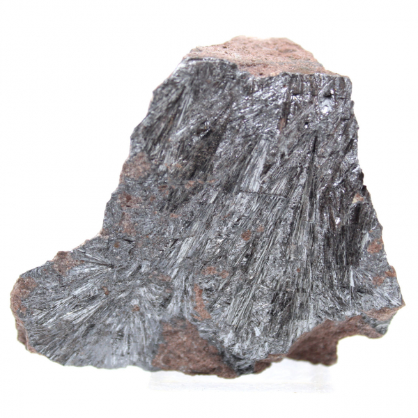 Pequeno ornamento de pirolusita, cristalização