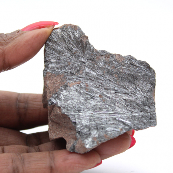 Pequeno ornamento de pirolusita, cristalização