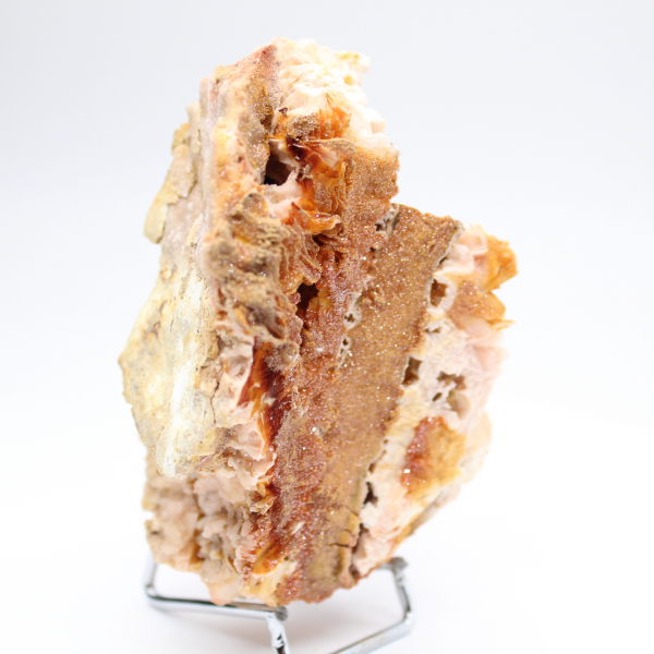 Exemplar de barita laranja marroquina compacta.