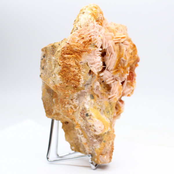 Exemplar de barita laranja marroquina em cristais naturais.