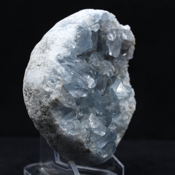 Celestita azul: Espécime mineralógico malgaxe