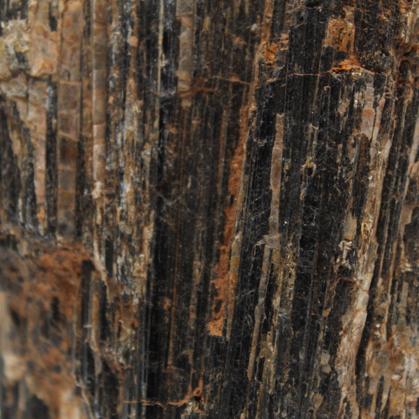 Turmalina negra de Madagascar - Pequena rocha bruta