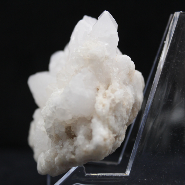 Quartzo natural em forma de flor, proveniente de Marrocos, com cristais finos.