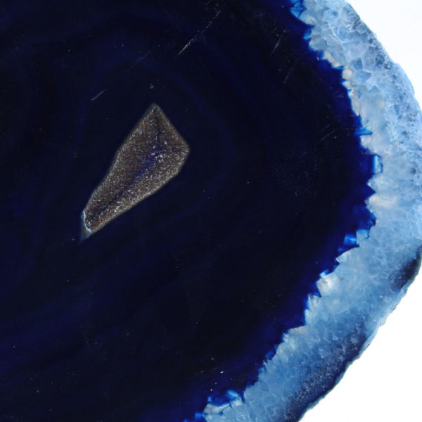 Fatias de ágata azul brasileira para decoração mineral.