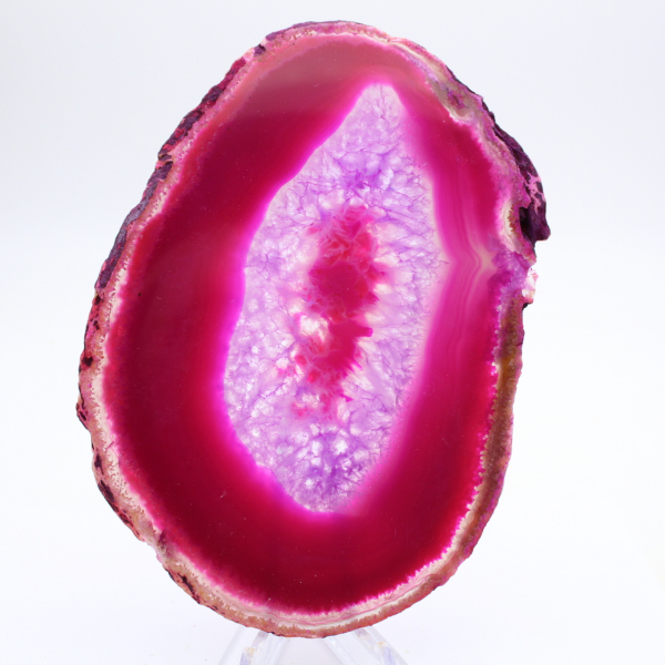 Fatia polida de ágata tingida de rosa