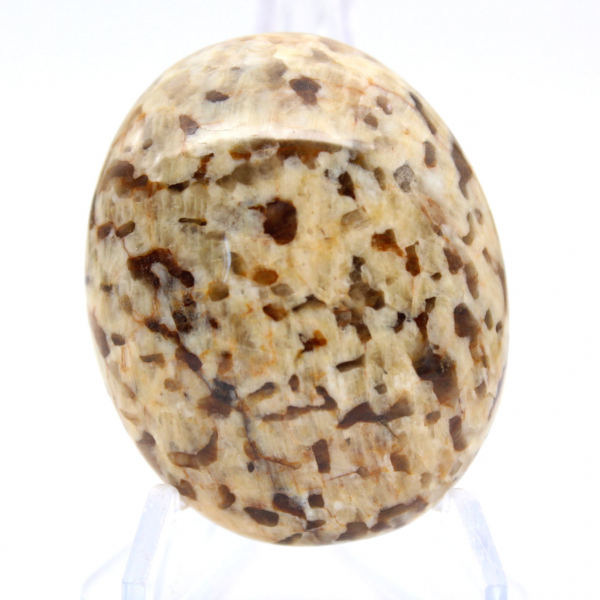 Pequeno seixo de feldspato de Madagascar – Espécime natural