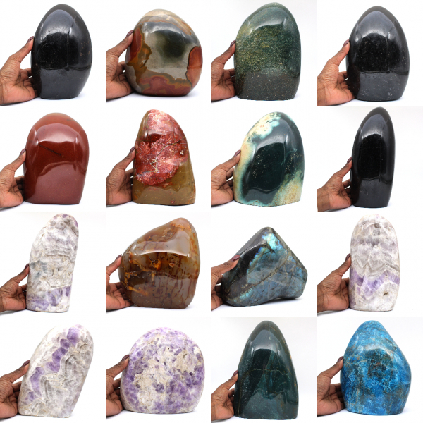 Pedra ornamental grande